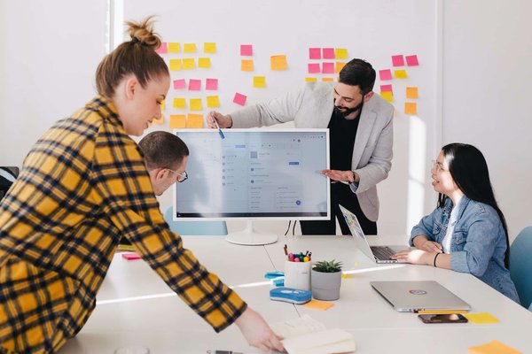 Quelles sont les meilleures pratiques pour la formation en communication interne en période de crise ?