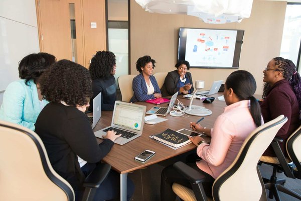 Comment utiliser les retours d'expériences (REX) pour enrichir les formations internes ?